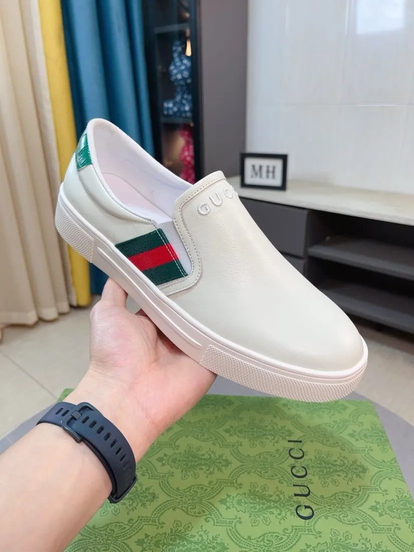 Men's shoes 💰458🌹🌹GUCCI [Gucci] New high-end brand of men's shoes, the latest fashionable casual men's shoes, trendy and versatile, relaxed and sporty style, uppers imported from Italy, first-layer cowhide, genuine leather lining, and ultra-fine workmanship. Original personalized fashionable rubber wear-resistant outsole, light and comfortable on the foot, size 38-44
